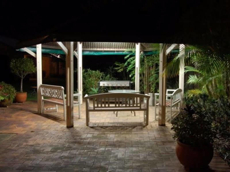 Sunshine Coast Motor Lodge Woombye Buitenkant foto